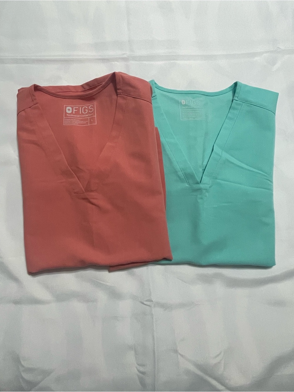 FIGS Casma Scrub Tops Bundle Women’s Large Coral & Fresh Aqua